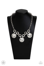Load image into Gallery viewer, Necklaces Hypnotized - Silver Blockbuster