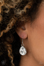 Load image into Gallery viewer, Necklaces Show-Stopping Shimmer - White Blockbuster