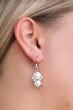 Load image into Gallery viewer, Earrings Mrs. Gatsby - White E438