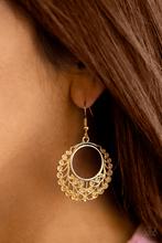 Load image into Gallery viewer, Earrings Grapevine Glamorous - Gold E2059