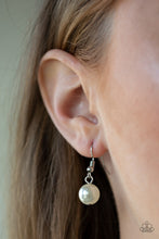 Load image into Gallery viewer, Necklace Posh Boss - White