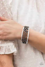 Load image into Gallery viewer, Fashion Fix Glimpses of Malibu - Complete Trend Blend GM-0520