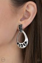 Earrings Broker Babe - Black Clip-On E1