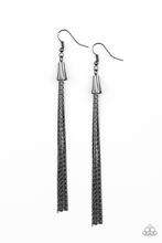 Load image into Gallery viewer, Earrings Shimmery Streamers - Black E2015