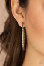 Load image into Gallery viewer, Earrings Grungy Grit - Brass E272