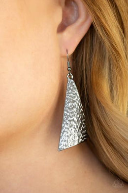 Earrings READY THE TROOPS - BLACK HAMMERED GUNMETAL E2040