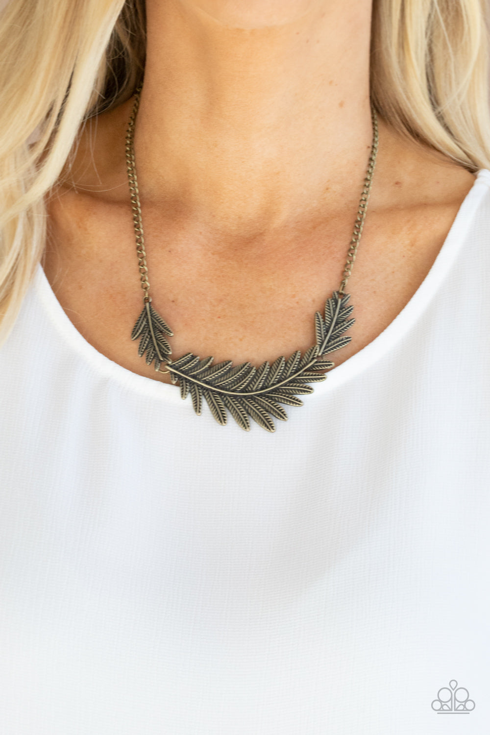 Necklace Queen of the QUILL - Brass N299