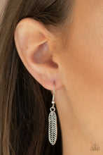 Load image into Gallery viewer, Necklace Queen of the QUILL - Silver N299