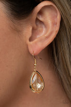 Load image into Gallery viewer, Earrings Drop-Dead Duchess - Gold E387