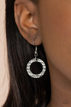 Load image into Gallery viewer, Necklaces Mechanically Metro - Black N2006