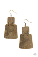 Load image into Gallery viewer, Earrings Tagging Along - Brass E278