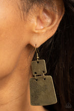 Load image into Gallery viewer, Earrings Tagging Along - Brass E278