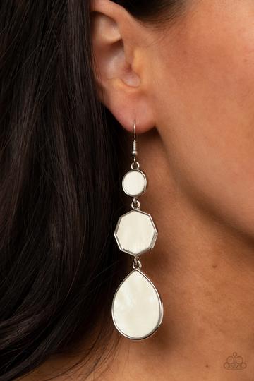 Earrings PROGRESSIVELY POSH White E199