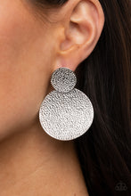 Load image into Gallery viewer, Earrings Refined Relic - Silver E447