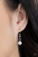 Load image into Gallery viewer, Necklace Down For The COUNTESS - White N251