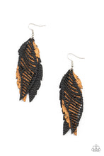 Load image into Gallery viewer, Earrings WINGING Off The Hook - Black E2087