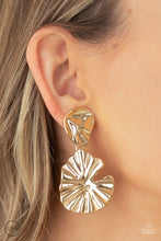 Load image into Gallery viewer, Earrings Empress Of The Amazon - Gold Clip ON E2