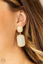 Load image into Gallery viewer, Earrings Meet Me At The Plaza - Gold G1 CLIP ON