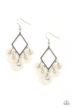 Load image into Gallery viewer, Earrings Pomp And Circumstance - White E332