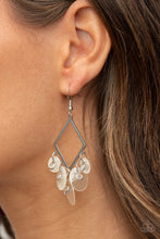 Load image into Gallery viewer, Earrings Pomp And Circumstance - White E332