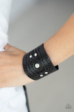 Load image into Gallery viewer, Bracelet Orange County - Black W7
