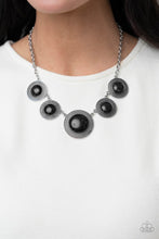 Load image into Gallery viewer, Necklace Circle The Wagons - Black N069
