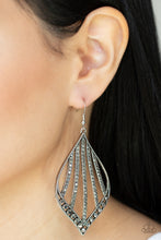 Load image into Gallery viewer, Earrings Showcase Sparkle - Silver E432