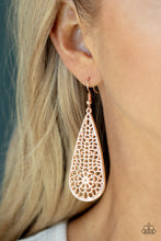 Load image into Gallery viewer, Earrings Posy Pasture - Rose Gold E026