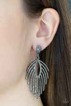 Load image into Gallery viewer, Earrings Metro Safari - Black E2210