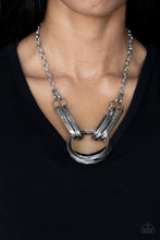 Load image into Gallery viewer, Necklaces Lip Sync Links - Silver N2082