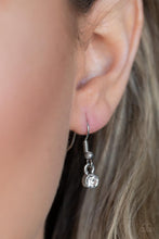 Load image into Gallery viewer, Necklace Demandingly Diva - White