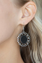 Load image into Gallery viewer, Earrings Farmhouse Fashionista - Black