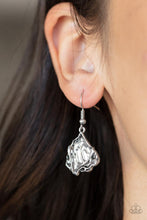 Load image into Gallery viewer, Necklaces Amazon Amulet - Blue N336