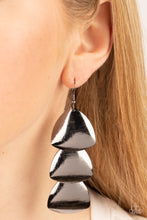 Load image into Gallery viewer, Earrings Modishly Metallic - Black