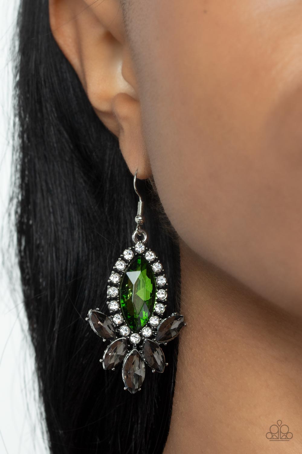 Earrings Serving Up Sparkle - Green E2389