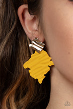 Load image into Gallery viewer, Earrings Crimped Couture - Yellow E303
