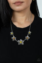 Load image into Gallery viewer, Necklaces Wallflower Wonderland - Yellow