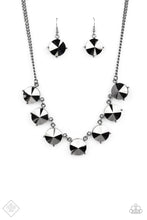 Load image into Gallery viewer, Necklace The SHOWCASE Must Go On - Black