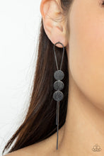 Load image into Gallery viewer, Earrings Bolo Beam - Black E2205