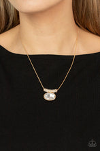 Load image into Gallery viewer, Necklaces Pristinely Prestigious - Gold