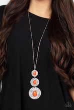 Load image into Gallery viewer, Necklaces Talisman Trendsetter - Orange