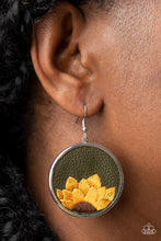 Load image into Gallery viewer, Earrings Sun-Kissed Sunflowers - Green E2