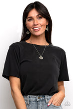 Load image into Gallery viewer, Earrings Manifesting Magic - Green E2479