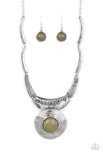 Load image into Gallery viewer, Necklaces EMPRESS-ive Resume - Green