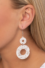 Load image into Gallery viewer, Earrings Cabo Courtyard - White E537