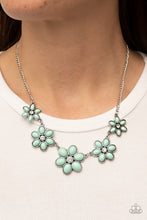 Load image into Gallery viewer, Necklace Prairie Party - Green N2055