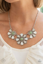 Load image into Gallery viewer, Necklaces Aquatic Garden - Green N2160