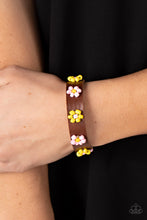 Load image into Gallery viewer, Bracelets Flowery Frontier - Pink B2265