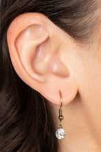 Load image into Gallery viewer, Necklaces Bombshell Bling - Brass N2150