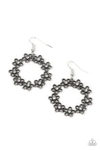 Load image into Gallery viewer, Earrings Floral Halos - White E2400